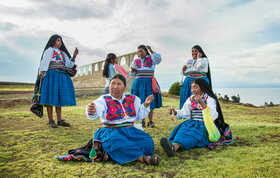 Tour al Lago Titicaca Excursiones a los Uros, Alojamiento en Casa Familiar Isla Amantani e Isla Taquile